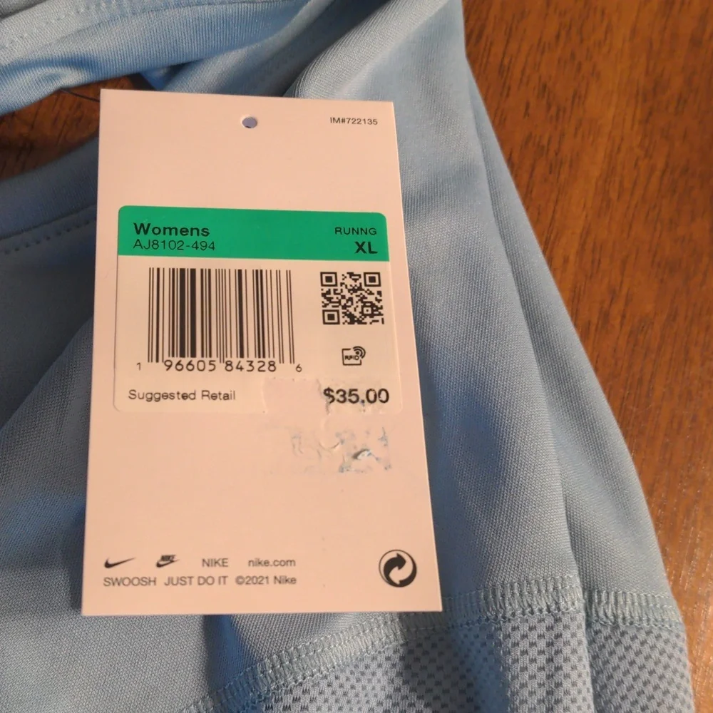 Nike DRI-FIT tank top - Picture 9 of 9